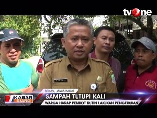 Permukaan Kali Bahagia di Bekasi Tertutup Sampah