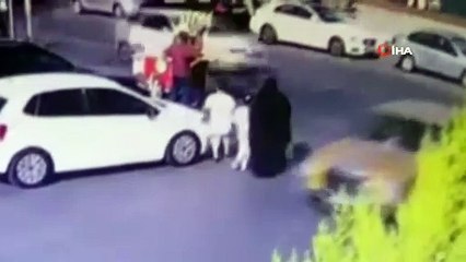 Annesinin elini bıraktı, halk otobüsü çocuğu böyle ezdi...