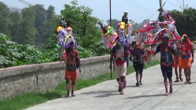 Haridwar में Muslim community ने Hindus के लिए बनाई कांवड़, पेश की अनोखी मिसाल । वनइंडिया हिंदी