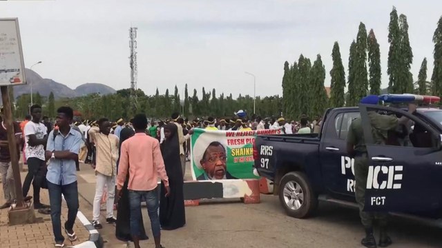 الحكومة النيجيرية تحظر الحركة الإسلامية الشيعية