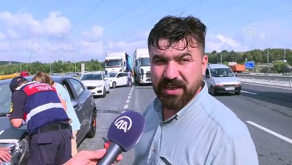 Tırdan düşen damacanalar kazaya neden oldu - İSTANBUL