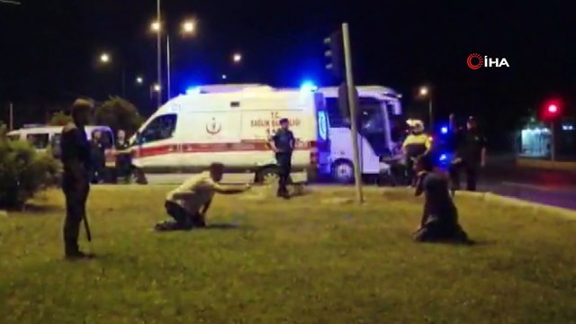 Çocuklarını göremediğini söyleyen baba boğazına bıçak dayadı