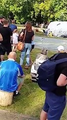 Un homme saute à l’élastique mais le câble se rompt