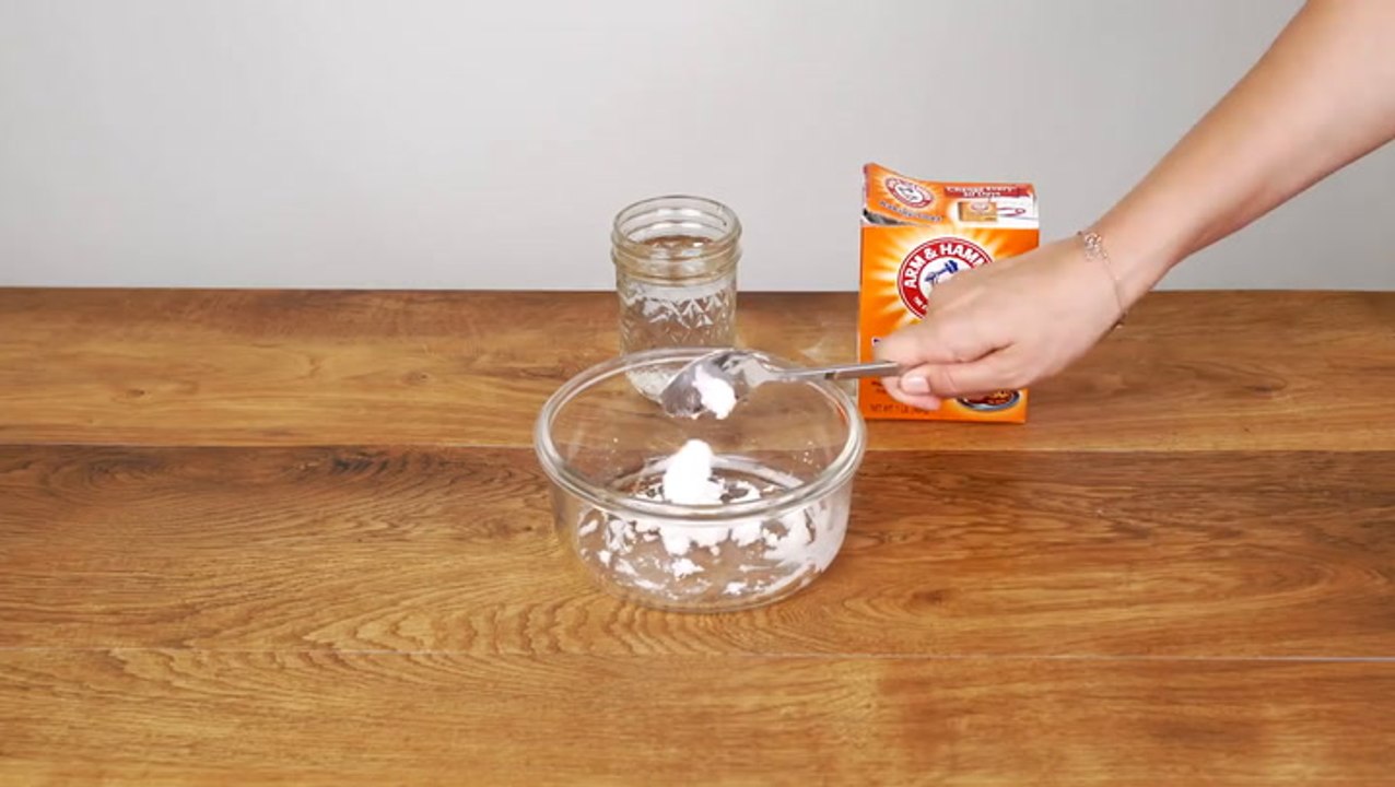 6 Beauty Hacks Using Baking Soda