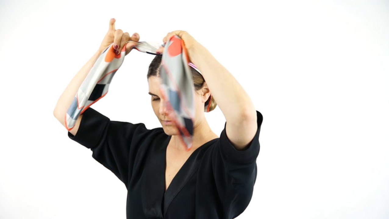 How To Tie A Scarf For Summer