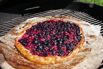 Père Guez s01e07 : les fruits rouges au barbecue, c'est de la tarte (rustique) !