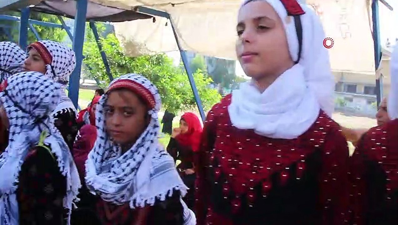 - Gazze’de Renkli Geleneksel Filistin Giysileri Günü