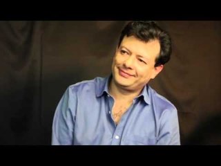 Hollman Morris VS,  Luis Carlos Vélez