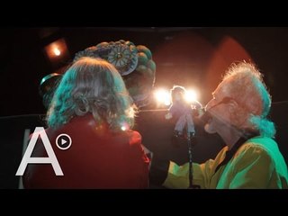 Antes de la función: La Libélula Dorada