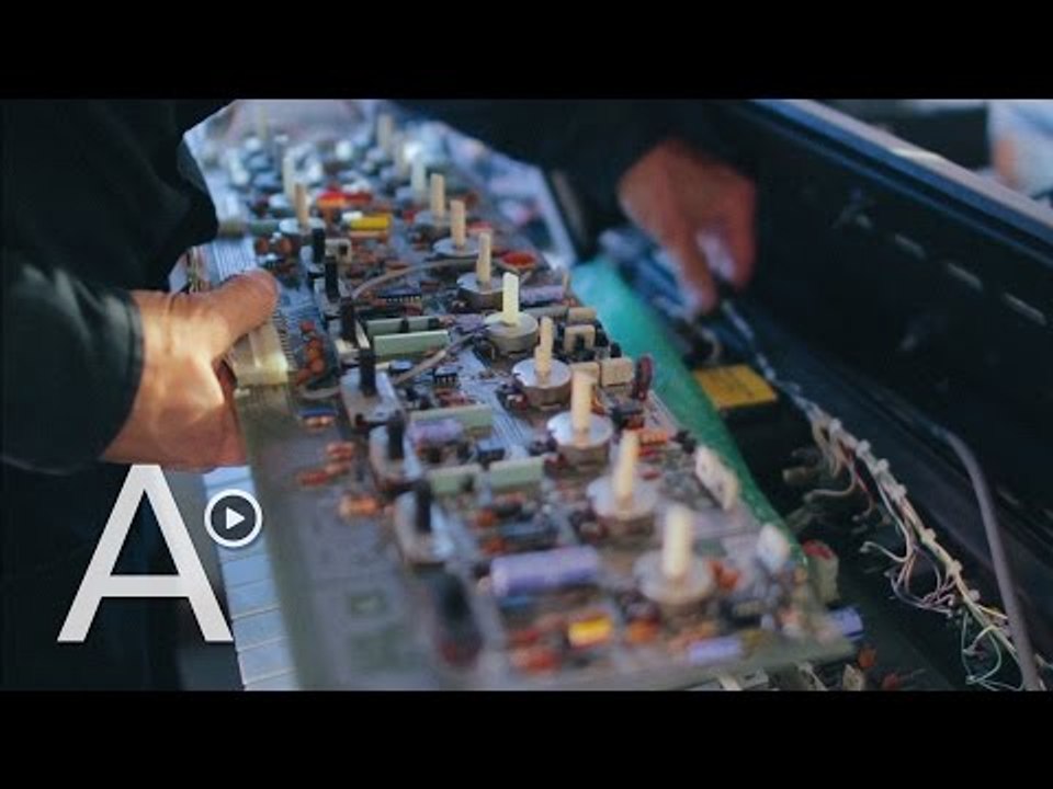 Oficios de la memoria: el luthier de los sintetizadores