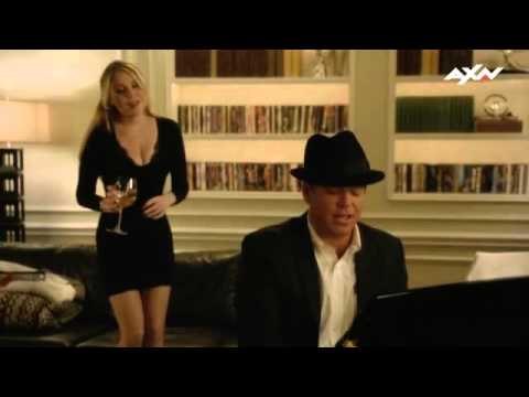 NCIS - Dinozzo canta y toca el piano