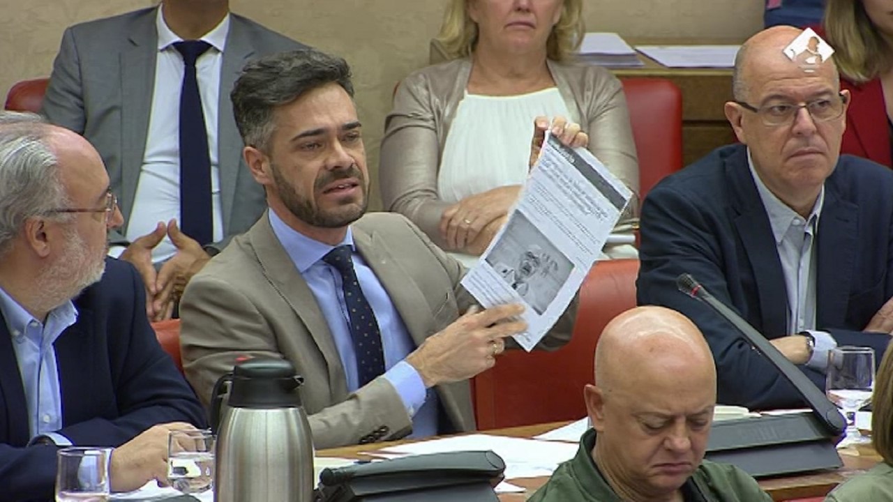 PSOE dice que "pactar con VOX" tiene "consecuencias políticas"