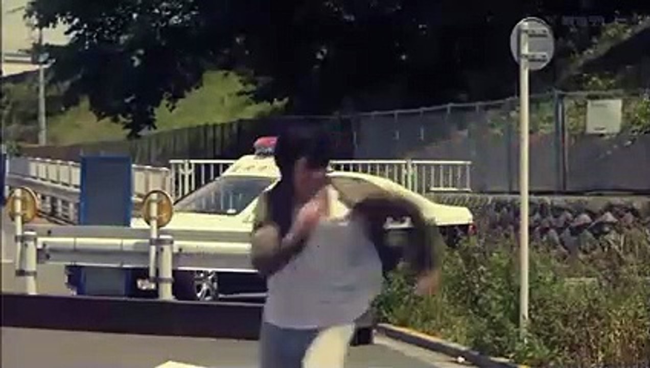 プリプリヒップを満喫！長谷川京子のトレーニングショットが艶すぎるッ