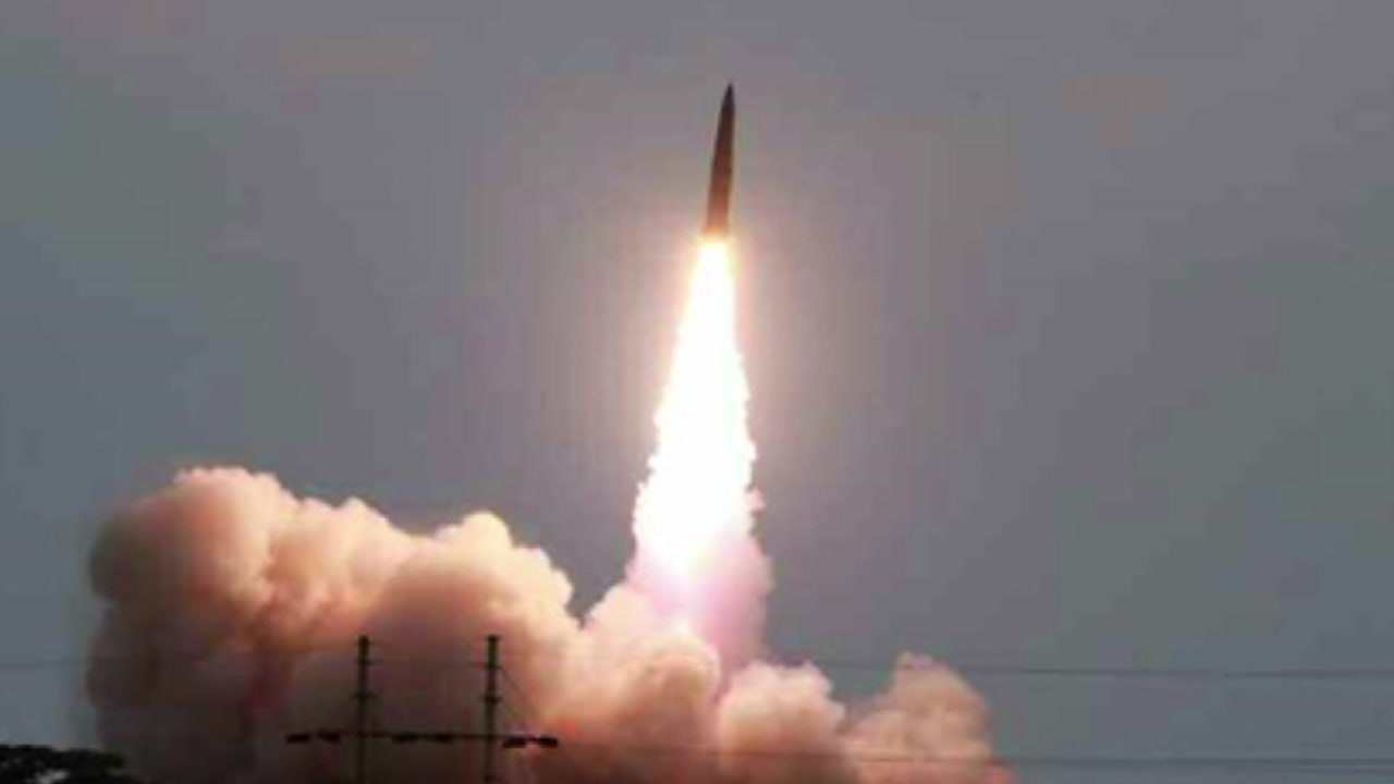 日 추가 보복 D-2...北, 미사일 또 발사 / YTN