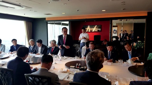 국회 대표단 일본 도착...자민당 지도부 면담 / YTN