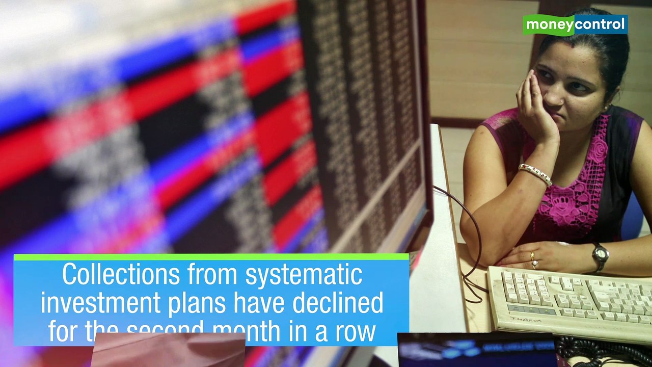 Are many investors discontinuing systematic investment plans of MFs?