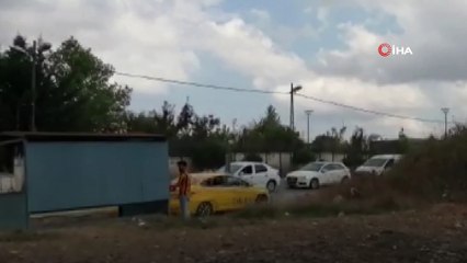Kadın, cadde ortasında tartıştığı erkek arkadaşına böyle tokat attı