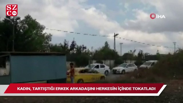 Kadın, tartıştığı erkek arkadaşını herkesin içinde tokatladı