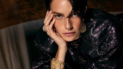 مجوهرات Le Paris Russe De Chanel في جلسة تصوير خاصة