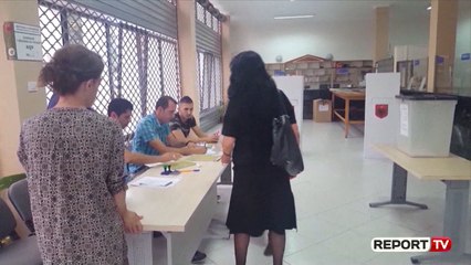 Report TV -Pasojat e rezistencës/ Mziu dhe Voltana Ademi 1 vit burg nëse nuk lëshojnë zyrat