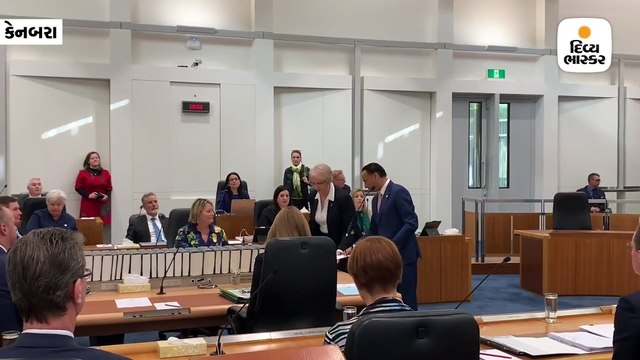 ભારતીય મૂળના દીપક રાજે ’ભગવદ્ ગીતા’ પર હાથ રાખી ધારાસભ્ય પદના શપથ ગ્રહણ કર્યા