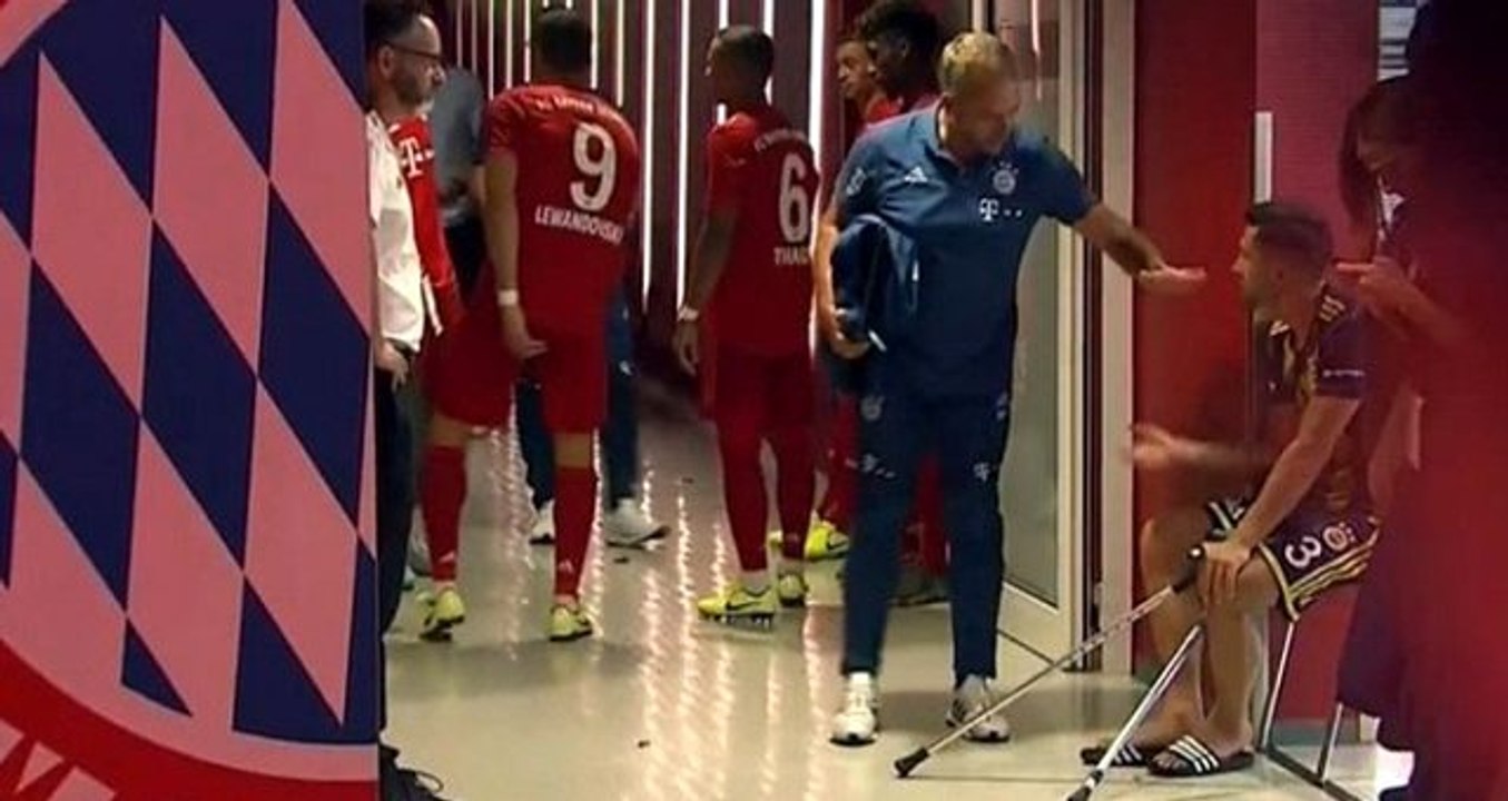 Hasan Ali Kaldırım koltuk değnekleriyle stattan ayrıldı