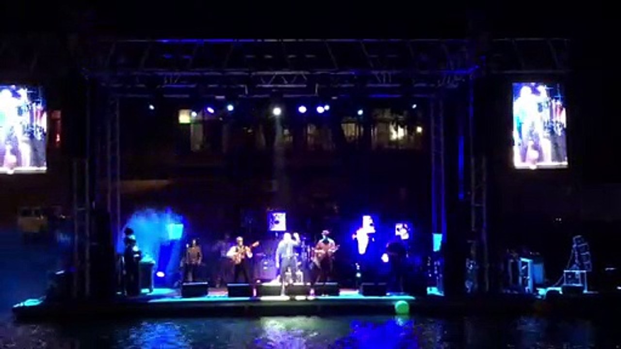 AGDE - Les Négresses Vertes sur la scène flottante