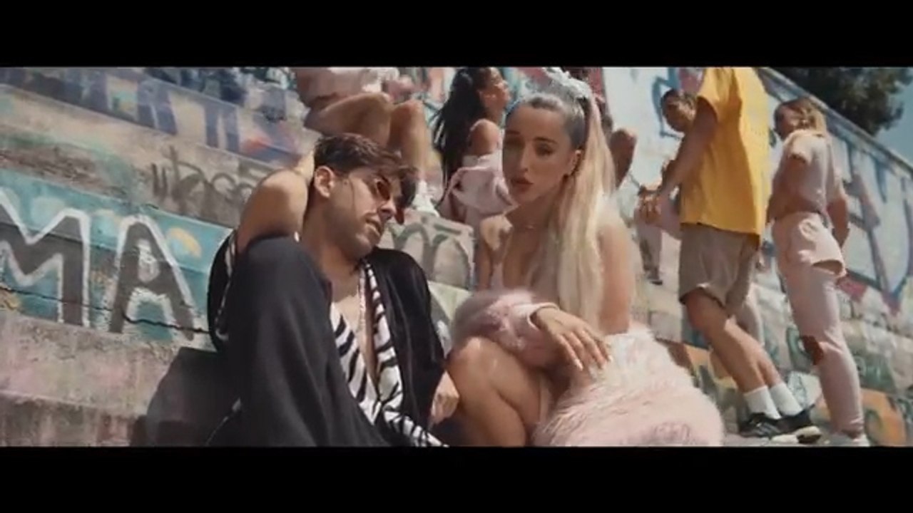 Lola Indigo y Don Patricio estrenan 'Lola Bunny'