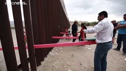 Balancés animam muro na fronteira EUA-México