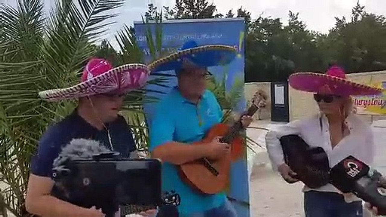 Nowe czartery z Łodzi. Śpiewająca konferencja prasowa władz lotniska