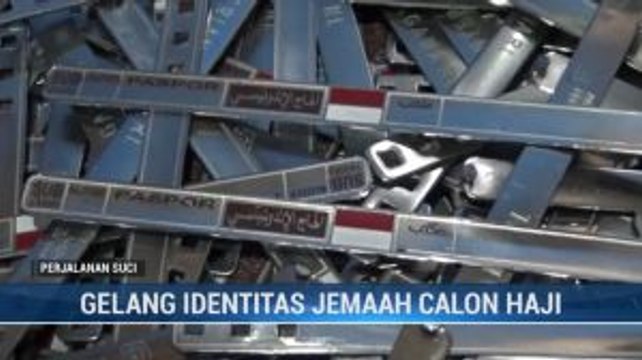 Melihat Pembuatan Gelang Identitas Jemaah Calon Haji