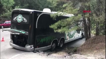 1922 Konyasporlu futbolcuları taaşıyan otobüs kaza yaptı