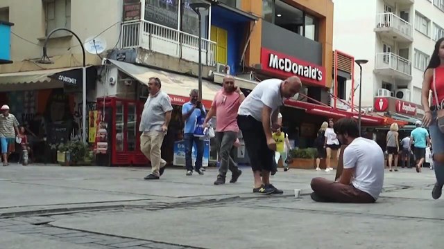 Evsiz Alkolik VS Evsiz Çocuklar - Sosyal Deney - Social Experiment