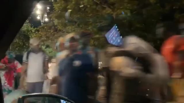 Los manteros piden hablar con Ada Colau para organizar horarios