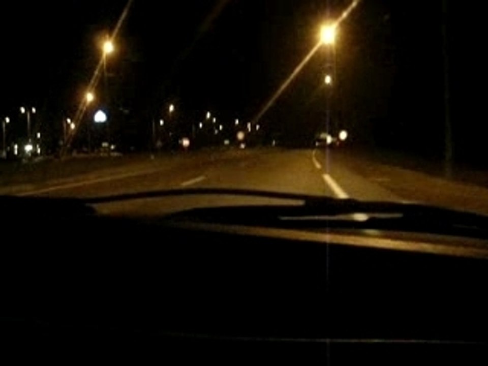 Drift BMW 318is e36+reprise VS Peugeot 107