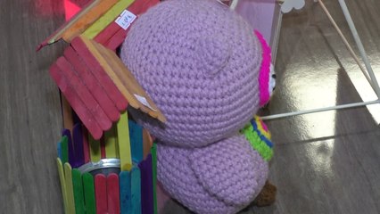 Të rinjët me aftësi të kufizuara ekspozojnë punimete tyre kreative-Lajme