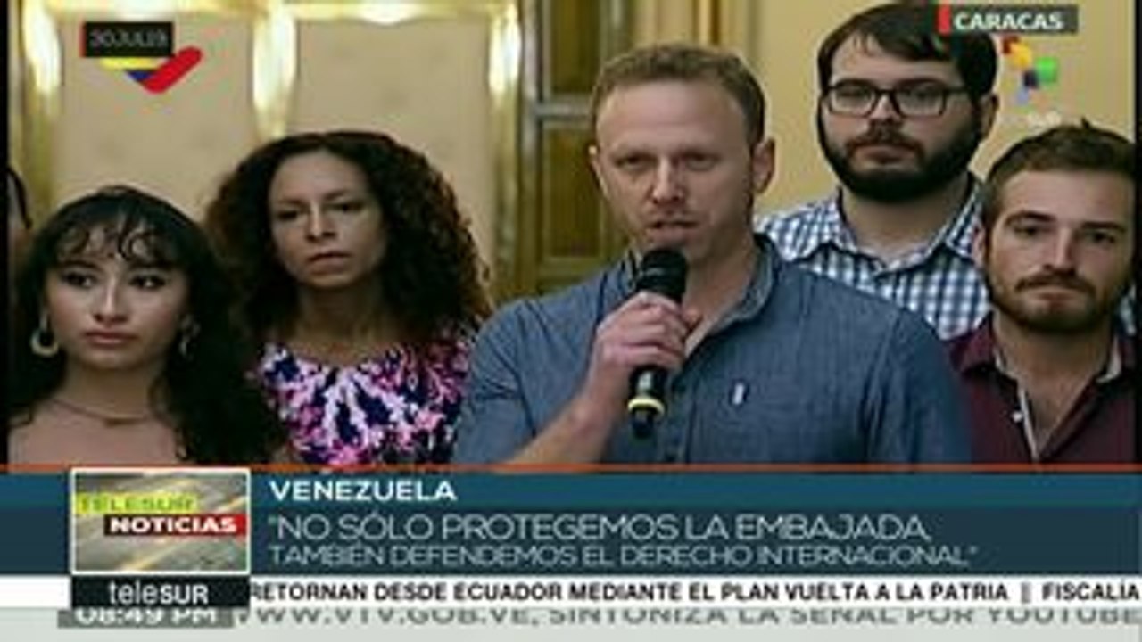 Pdte. Maduro recibe a activistas que defendieron la embajada de Vzla.