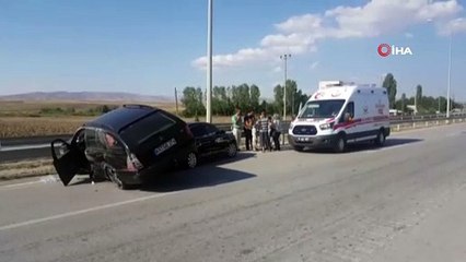 Çorum'da otomobiller çarpıştı: 4 yaralı