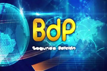 Conductora se estrelló contra semáforo por ir hablando con su celular