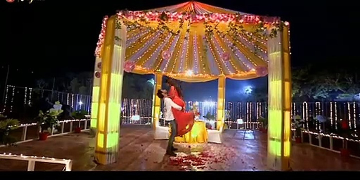 Tv serial Romantic scene - Best Rain scene - Beautiful love scene - Tv shows Romantic moment -