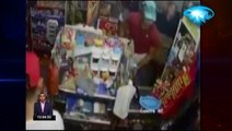 Sujetos fueron captados en video mientras robaban un almacén en Quito