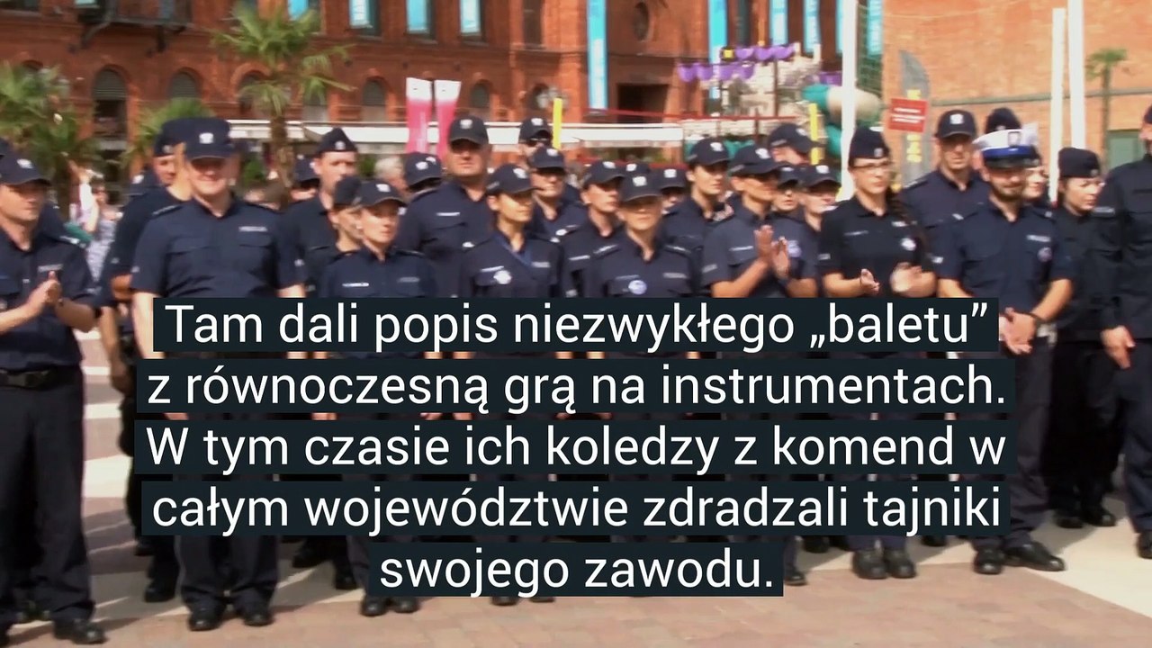 Wojewódzkie Obchody Święta Policji w Łodzi. Defilada na rynku Manufaktury