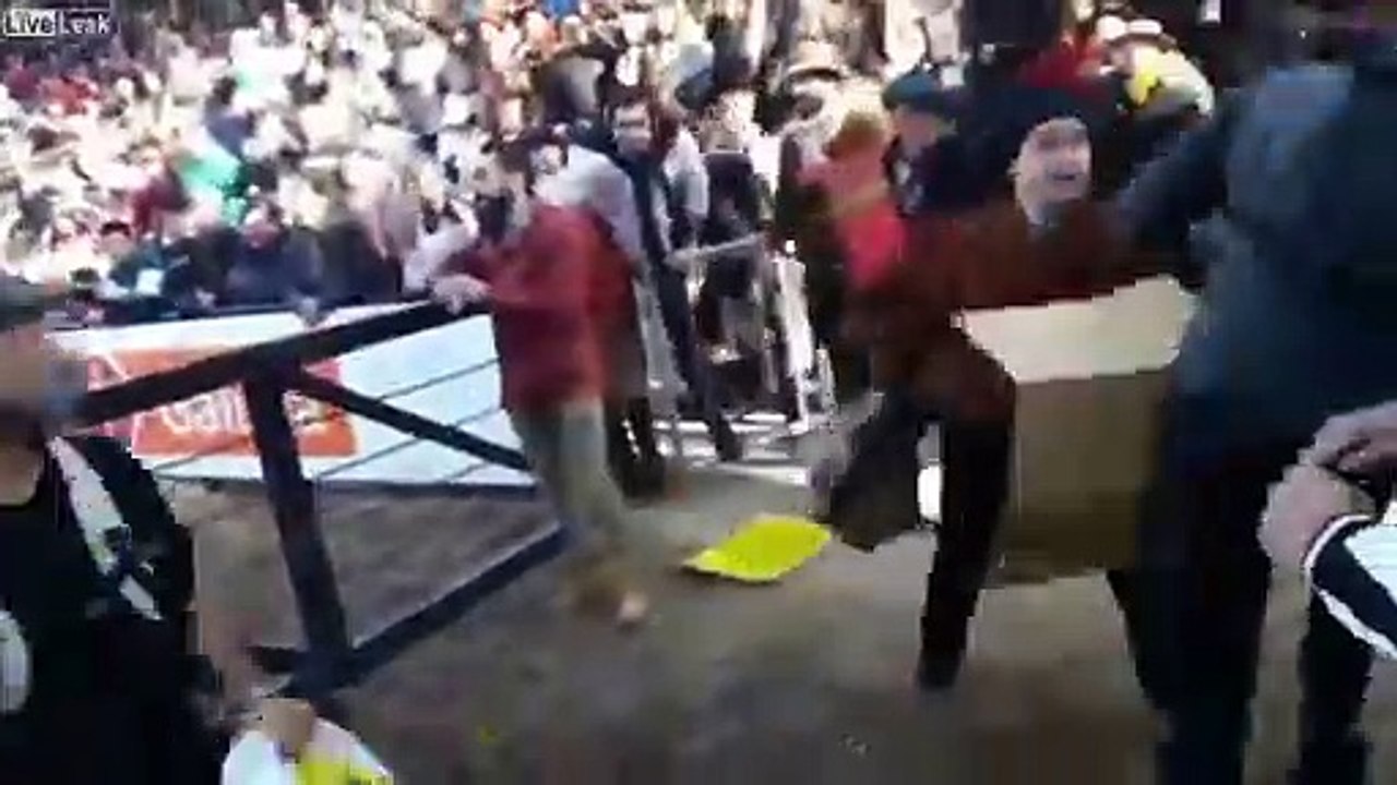 Manif de Vegans avant un Rodéo !
