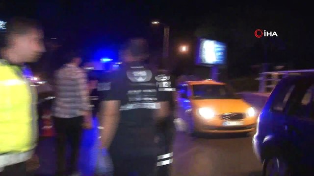 Başkent’te otomobil park halindeki kamyona arkadan çarptı:1'i asker 3 yaralı