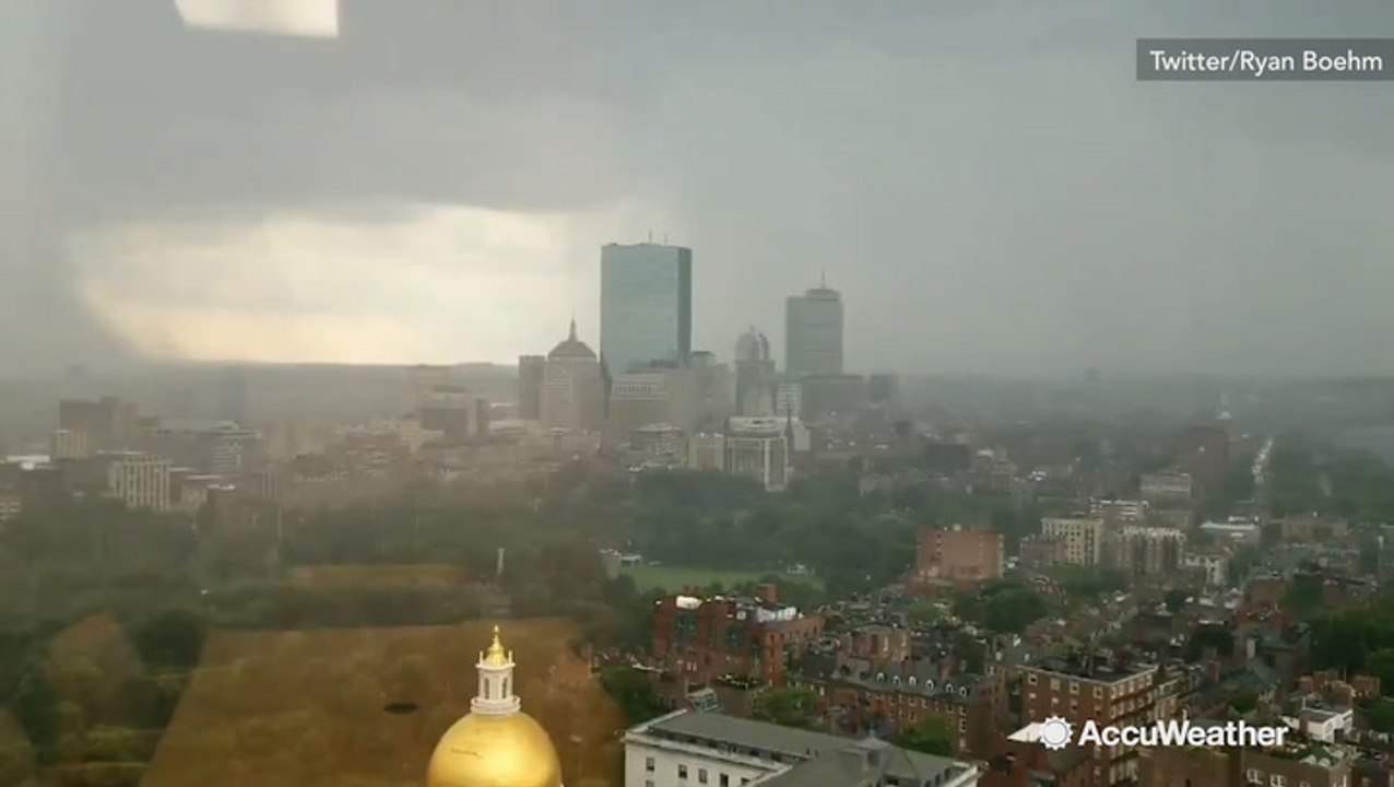 Lightning from the twenty-first-floor
