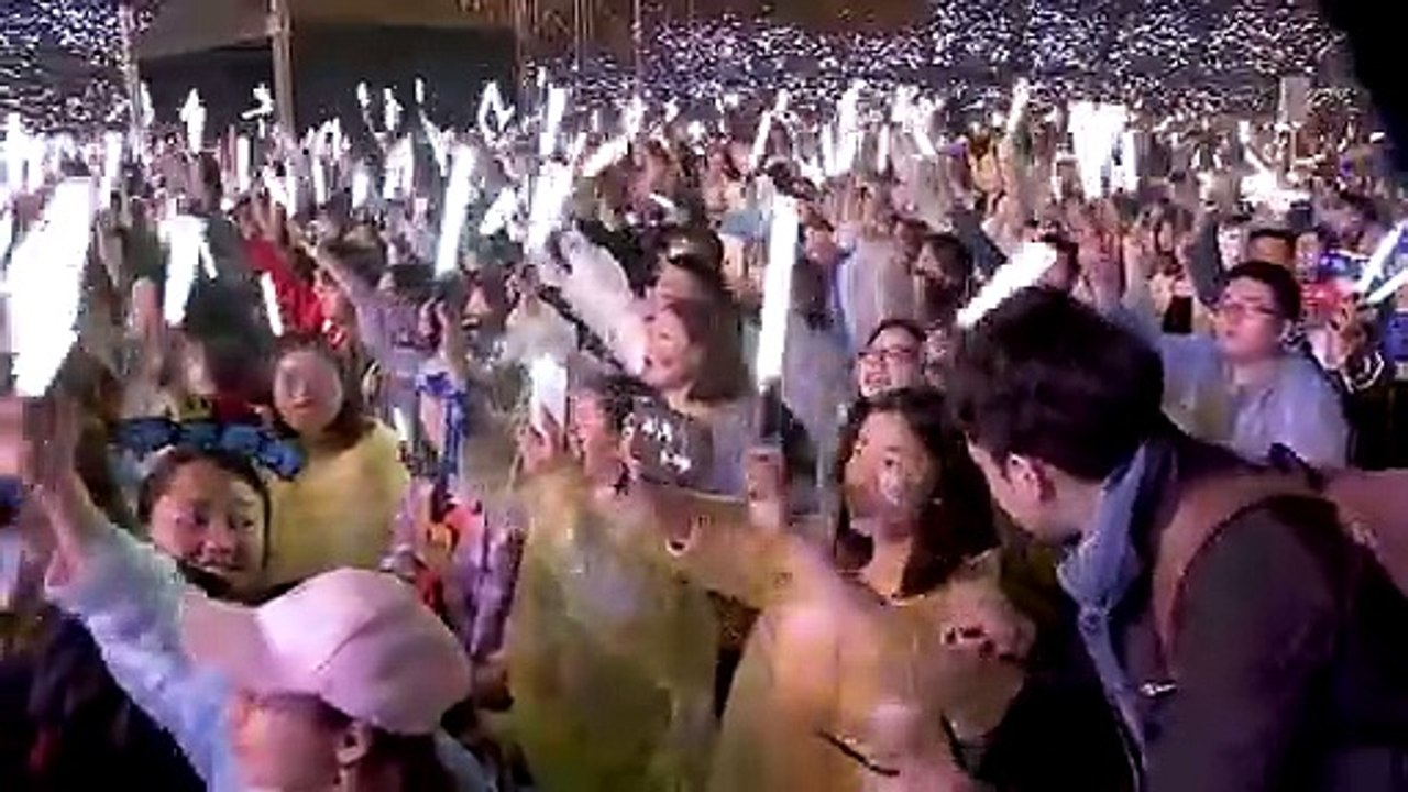 #北斗星空十五周年# 想了很久，觉得这些话就是我心里一直想说的，北斗星空，这个如童话般的几个字承载了我们的青春，更让未来充满期待！我爱你们！星星们，生日快乐