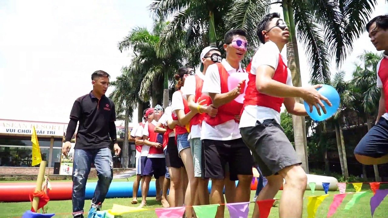 Cửa thép vân gỗ Koffmann - Team Building 2019