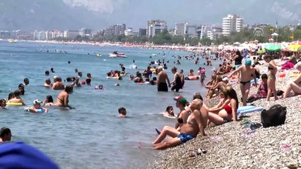 Antalya Havalimanı'na saatte 20 uçak indi