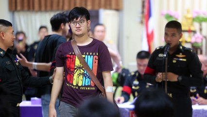 ใครจับได้ใบดำ-แดง