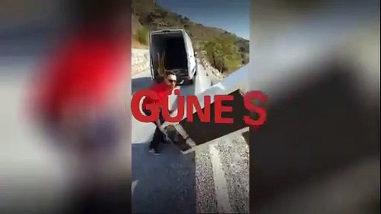Polisten geri dönüşüm dersi! Geri taşıttı